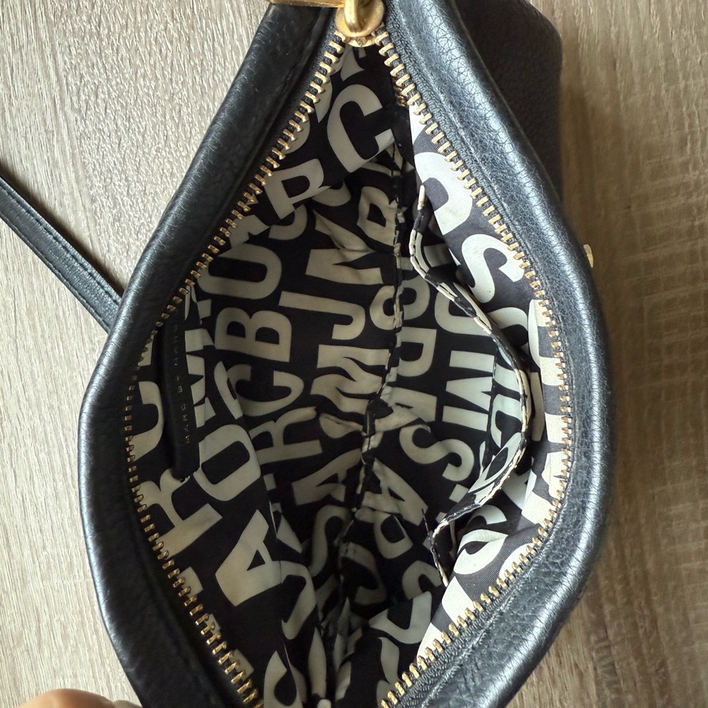 Marc Jacob’s Black Leather Crossbody Bag - Picture 7 of 7